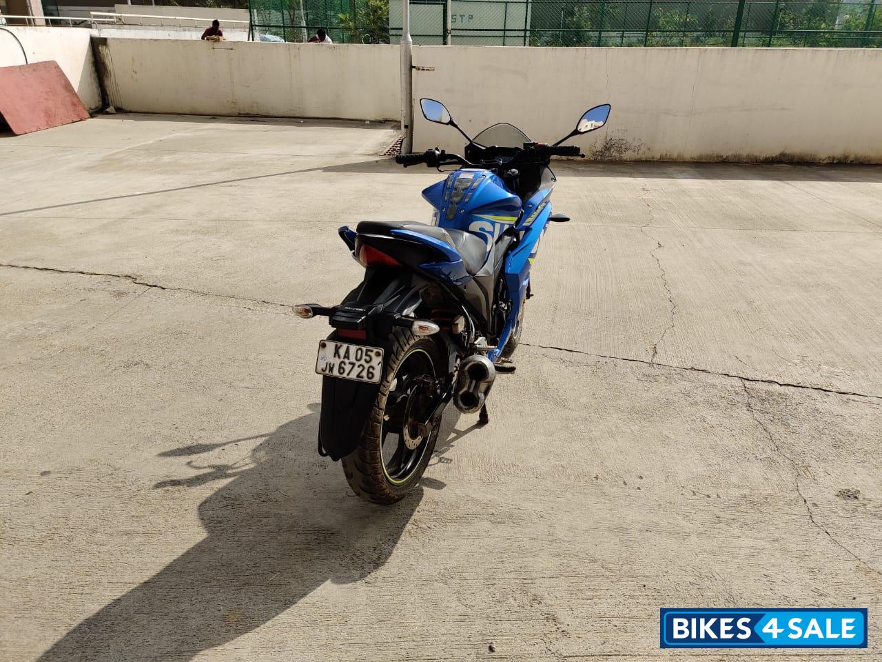 Blue Suzuki Gixxer SF