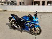 Blue Suzuki Gixxer SF