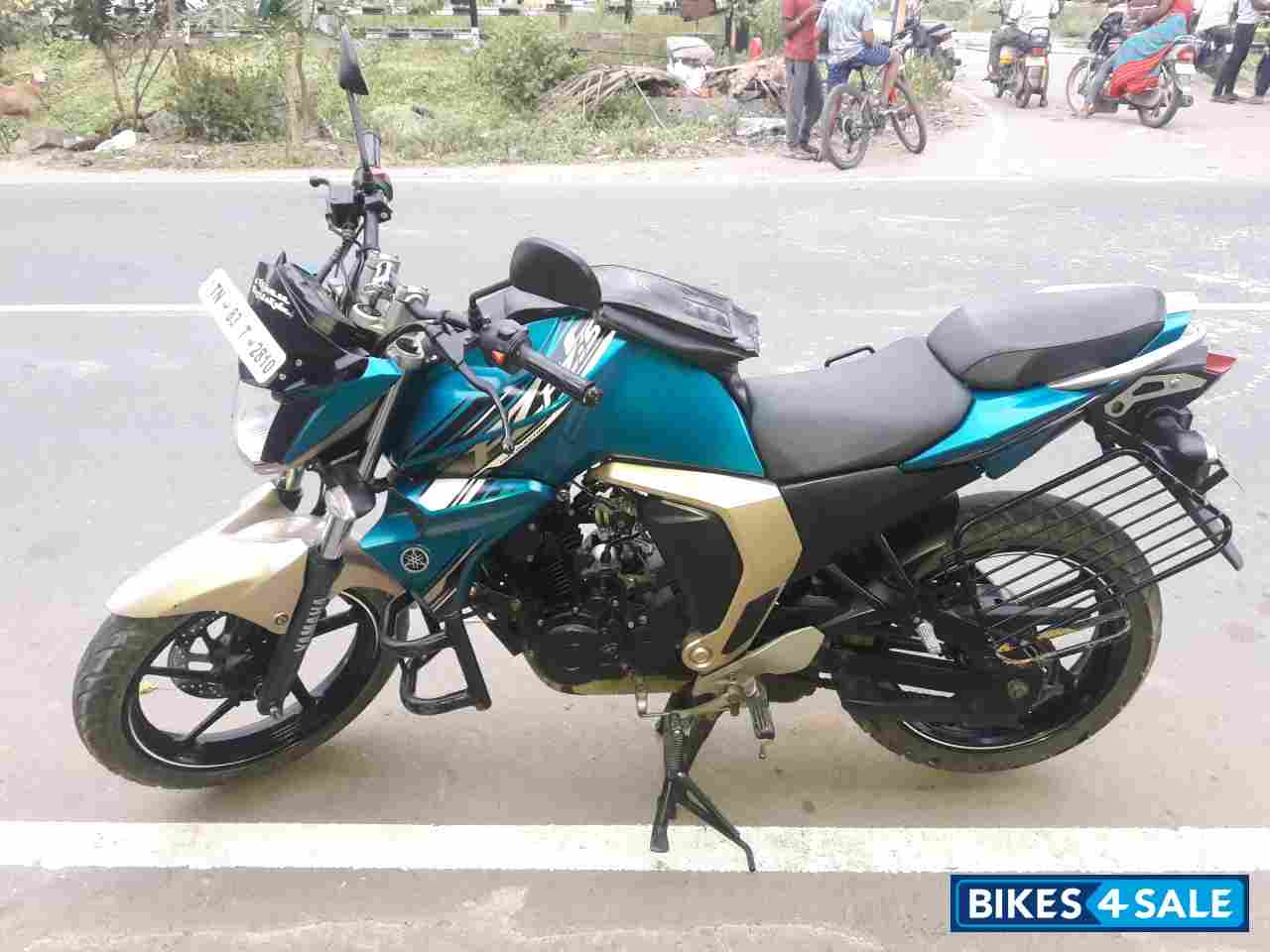 Lightning Cyan Yamaha FZ-S FI V2