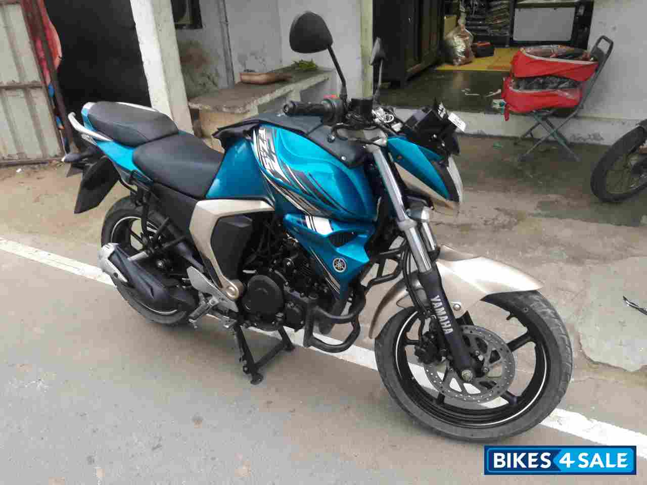 Lightning Cyan Yamaha FZ-S FI V2