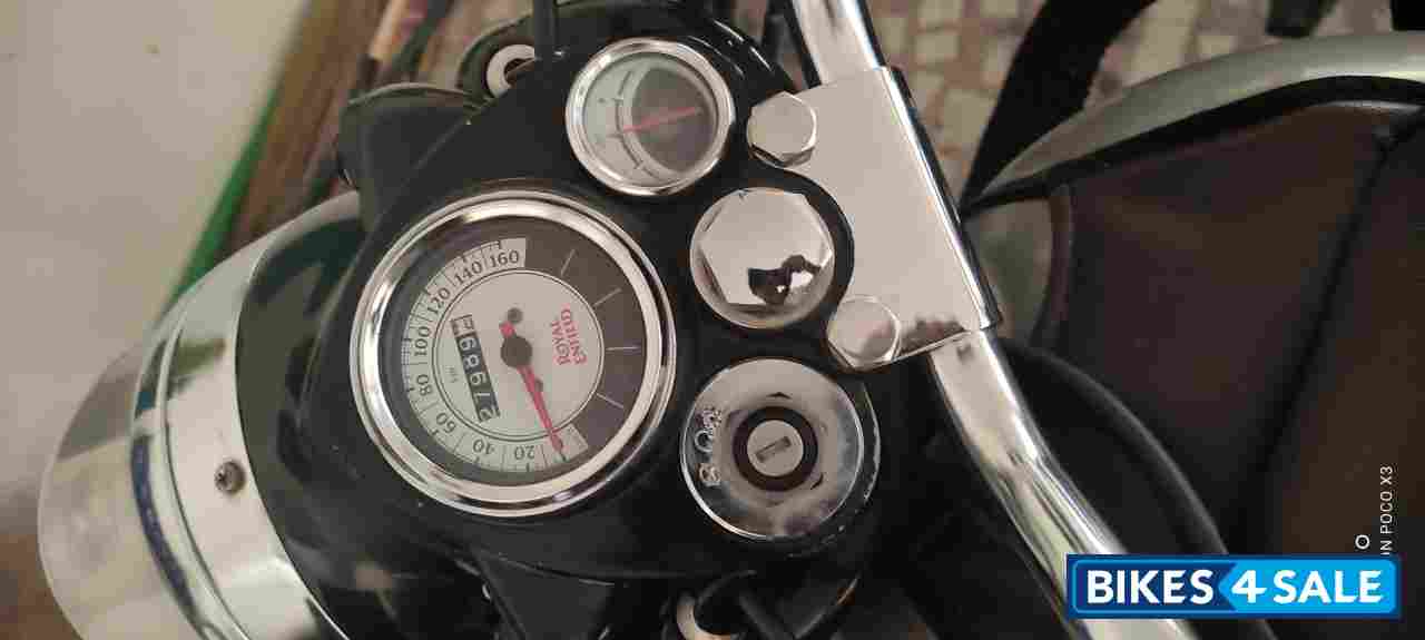 Grey Royal Enfield Classic Gunmetal Grey