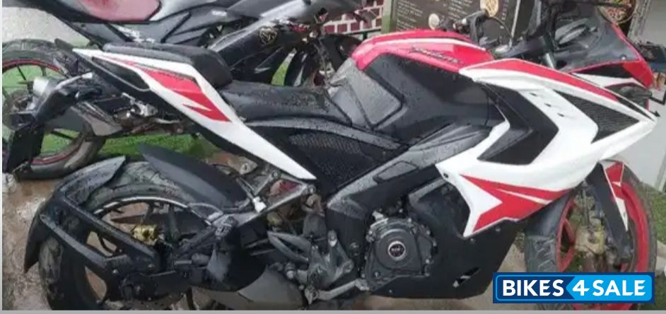 Bajaj Pulsar RS 200 Bajaj Pulsar RS 200