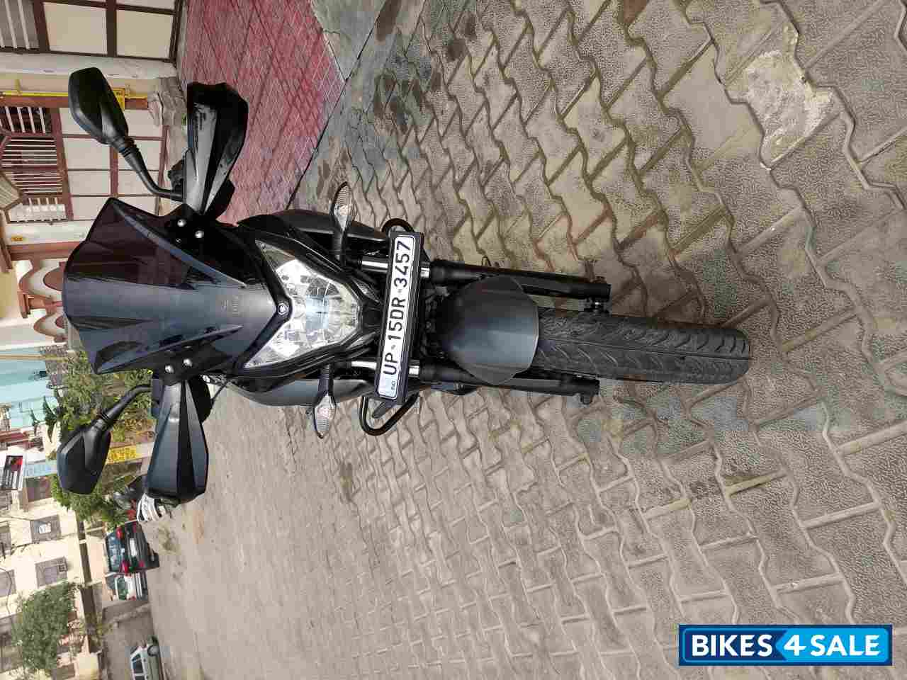 Black Bajaj Pulsar 200 NS ABS