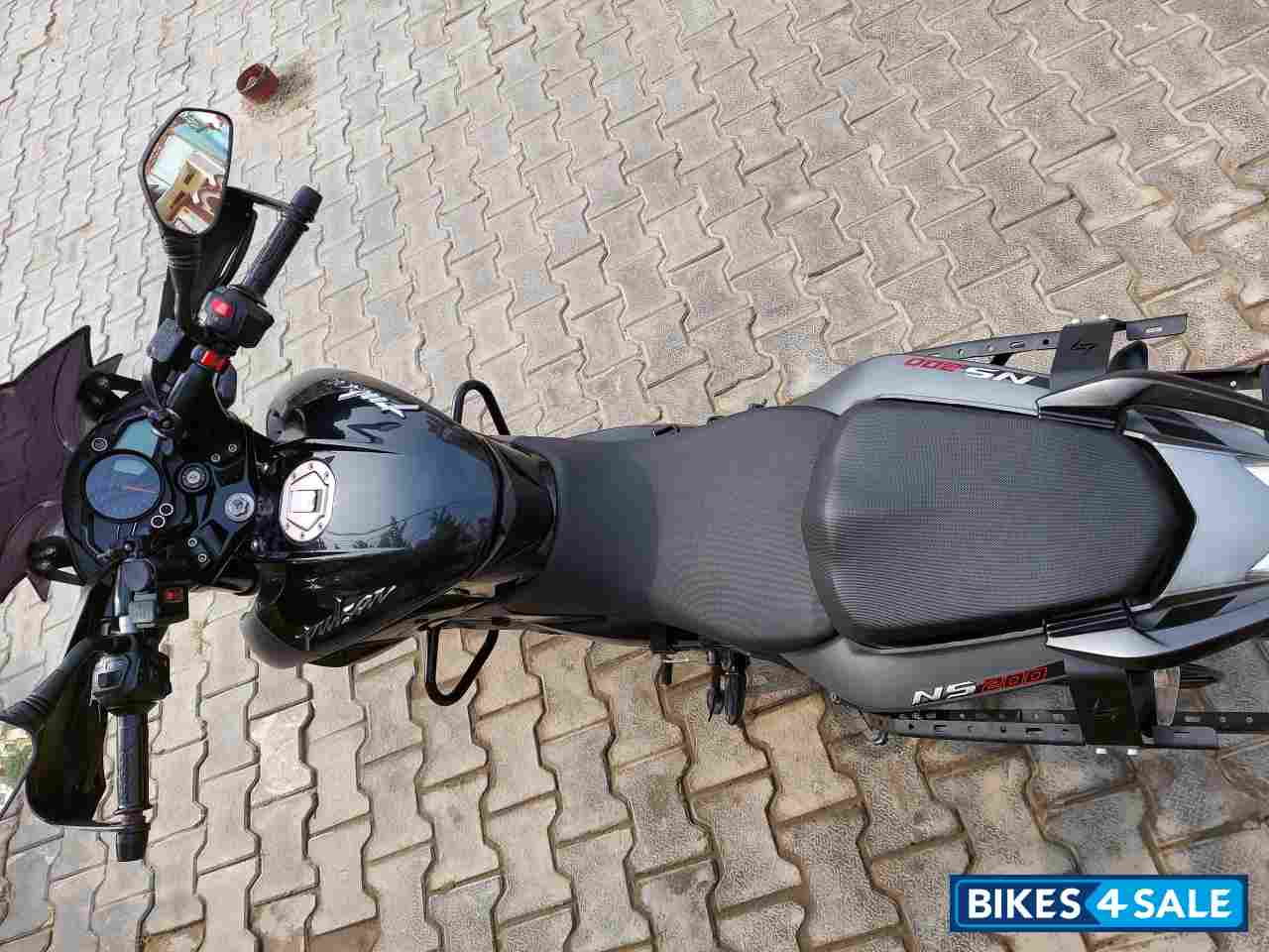 Black Bajaj Pulsar 200 NS ABS