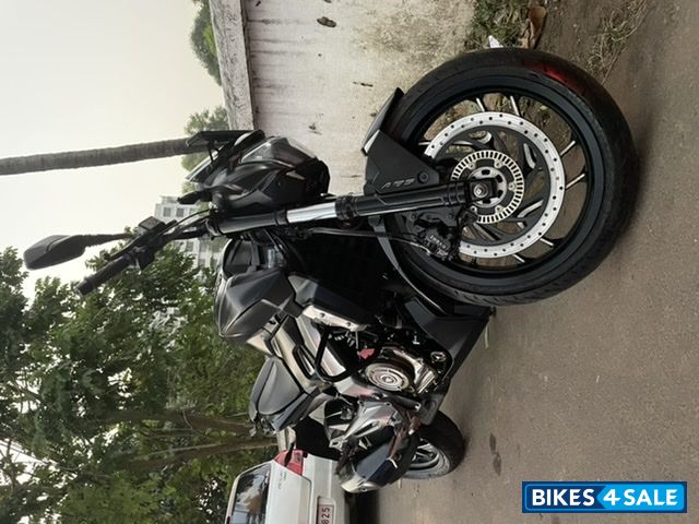 Matte Black Bajaj Dominar 400