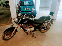 Black Bajaj Avenger 220 DTS-i