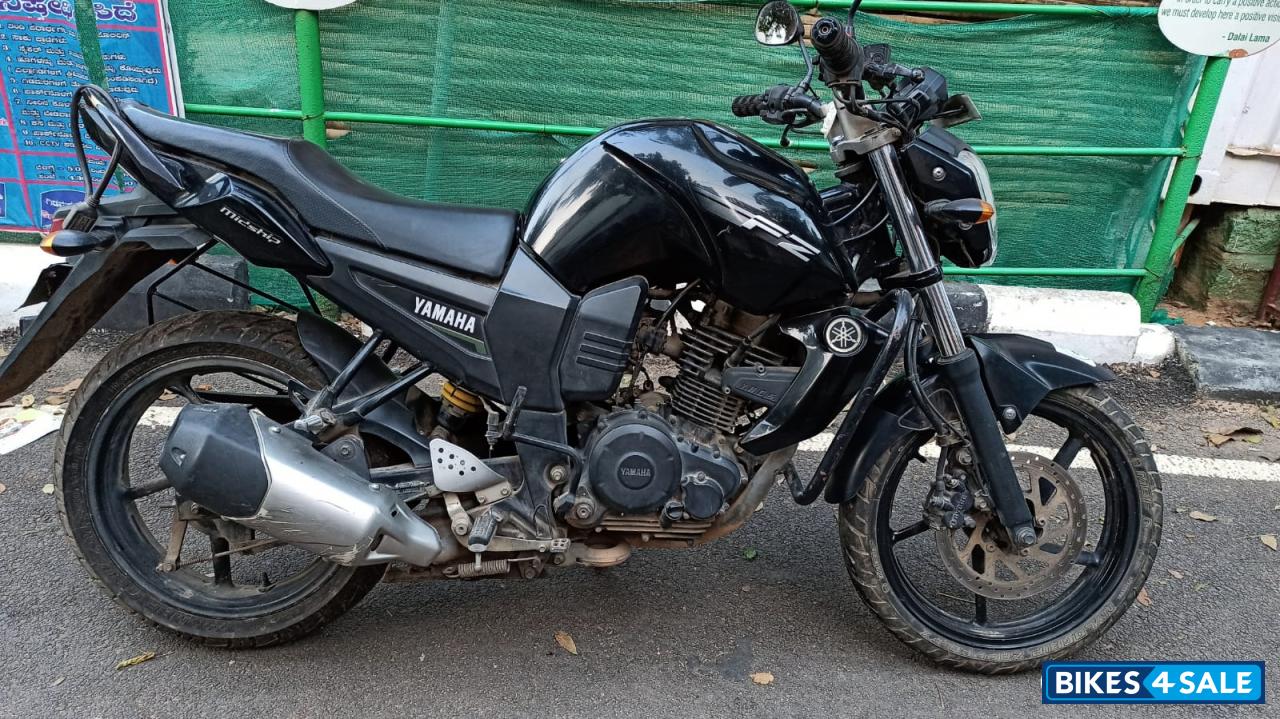 Black Yamaha FZ
