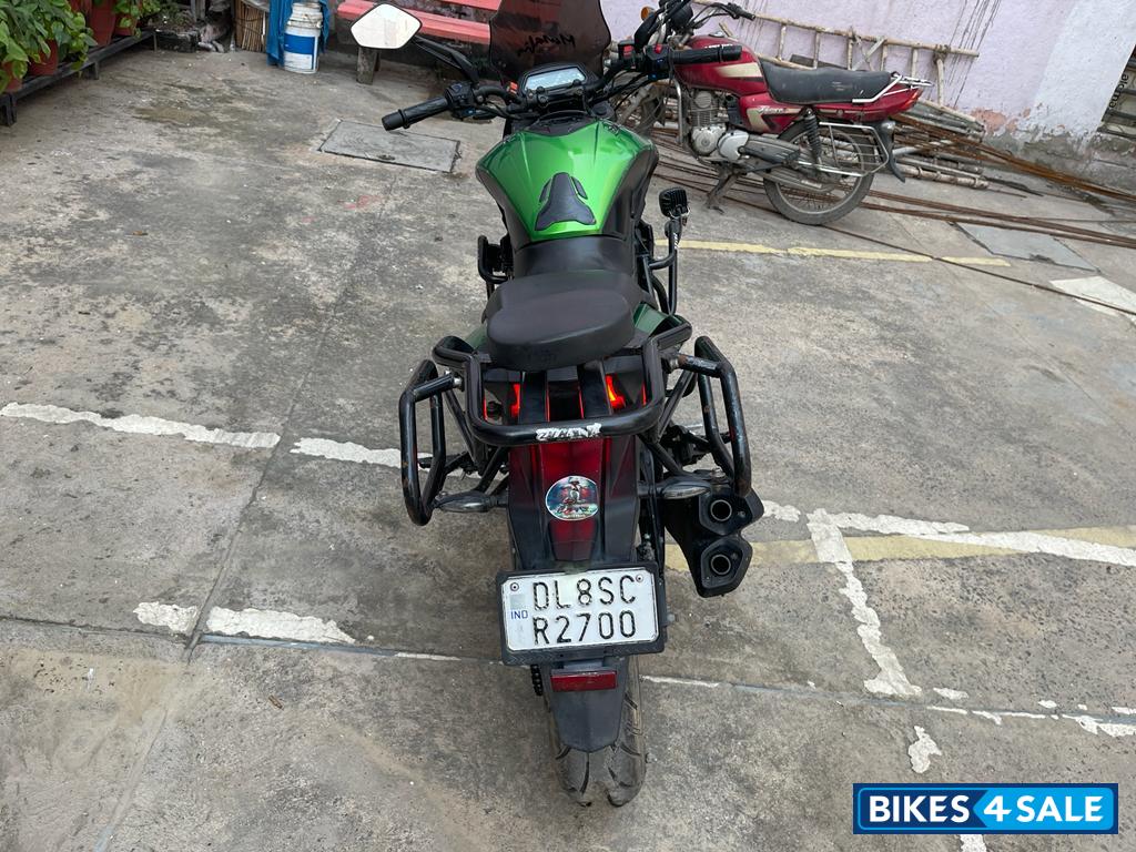 Green Bajaj Dominar 400 Disc
