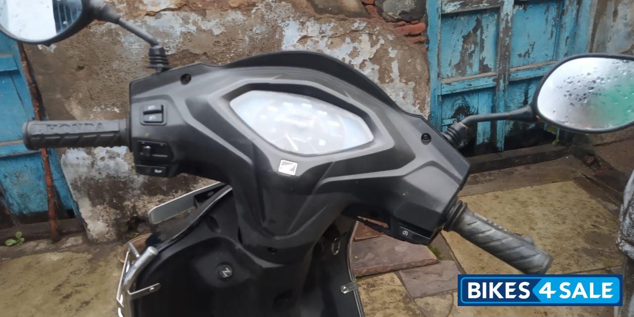 Black Honda Activa 5G