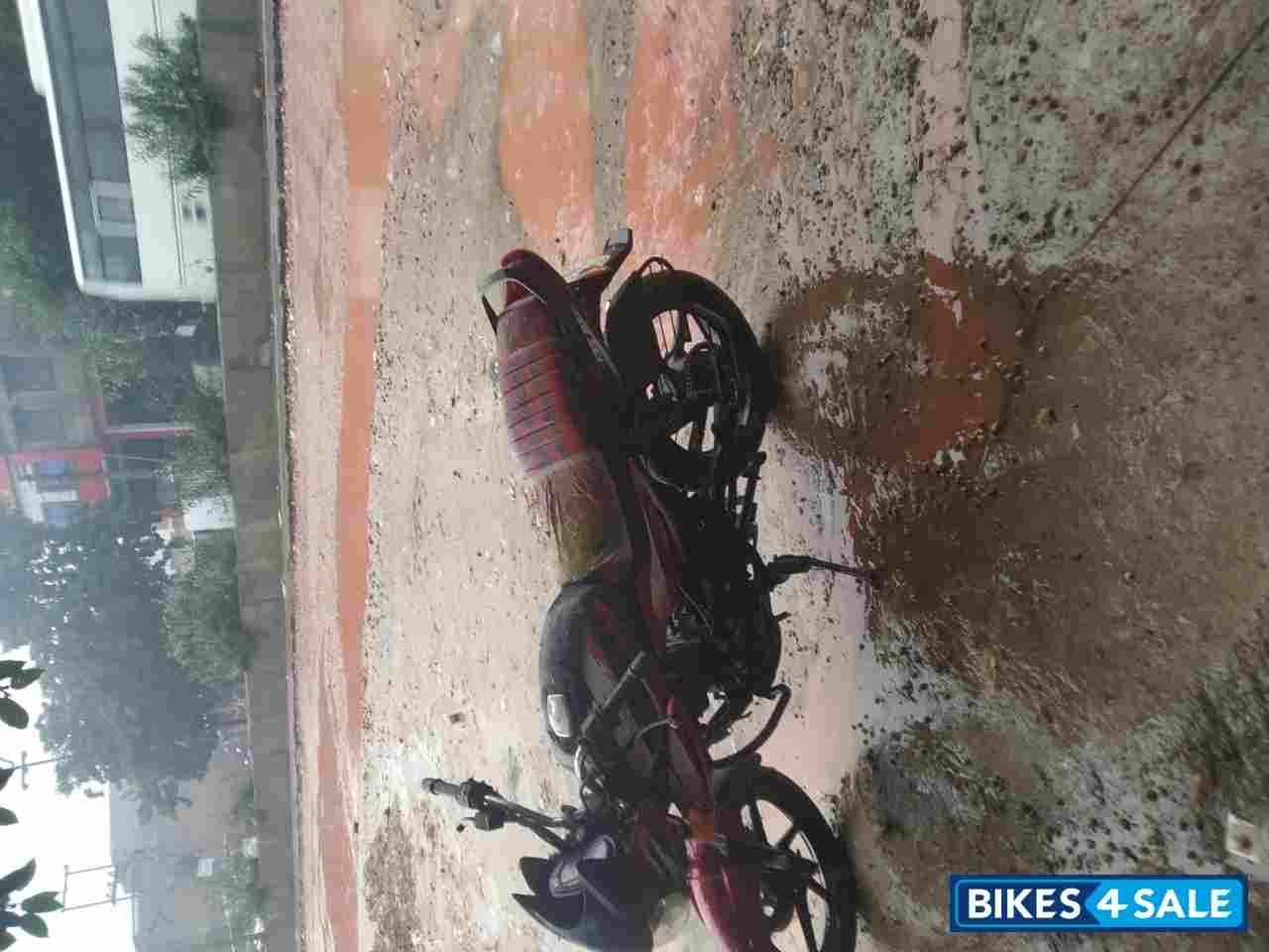 Red Black Bajaj Discover DTSi 135