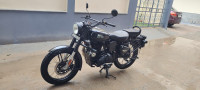 Jet Black Royal Enfield Bullet 350 ES BS6