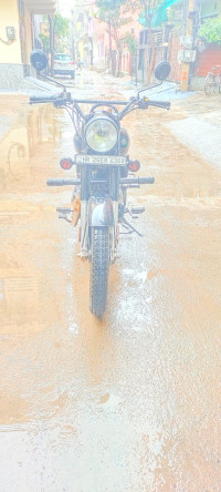 Jet Black Royal Enfield Bullet 350 ES BS6