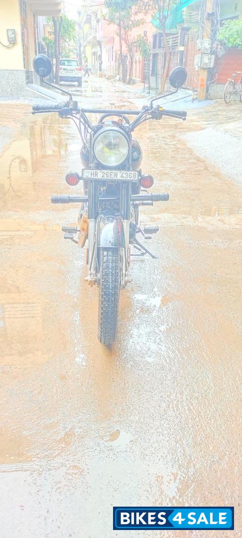Jet Black Royal Enfield Bullet 350 ES BS6
