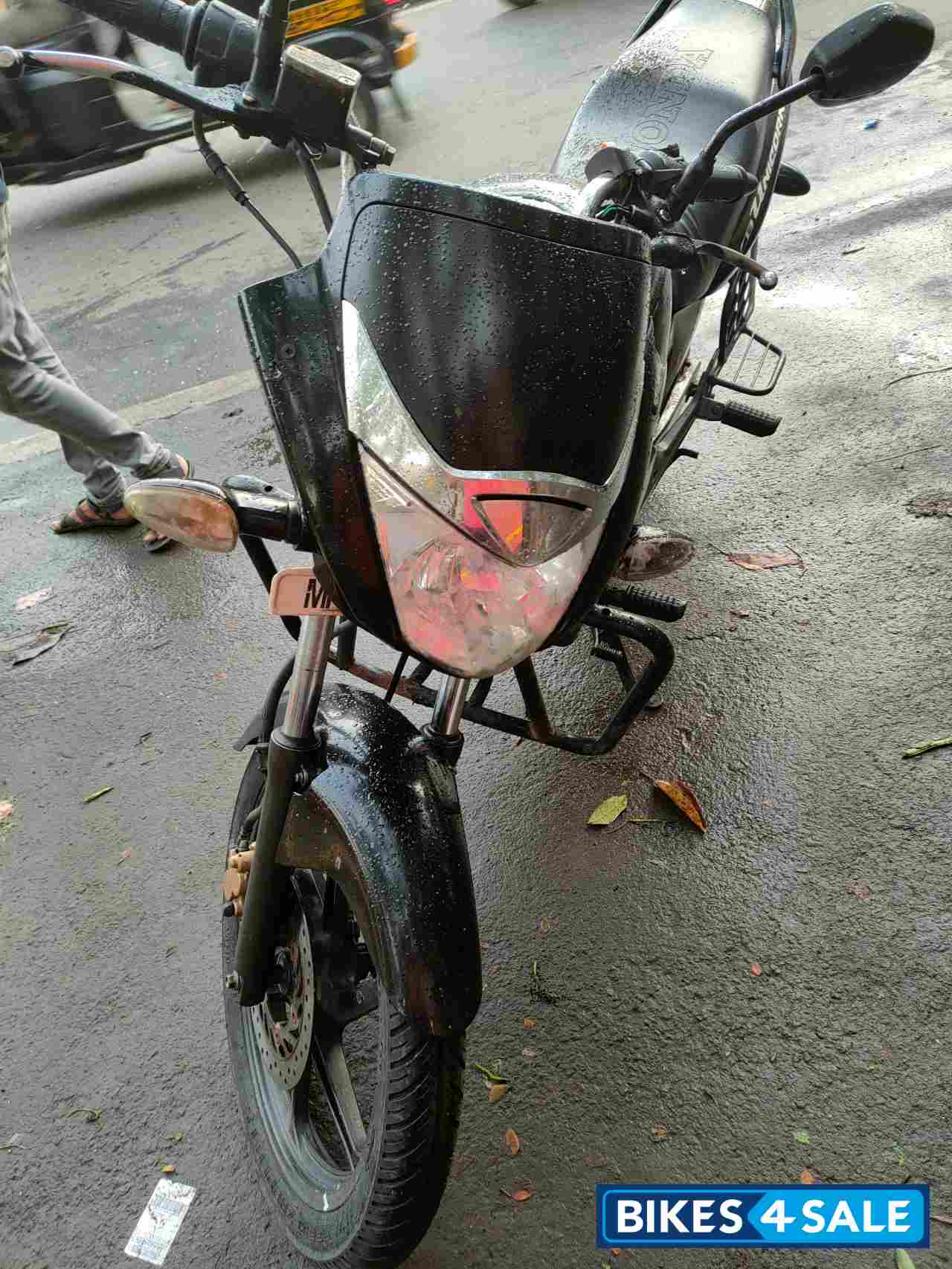 Black Honda CB Unicorn