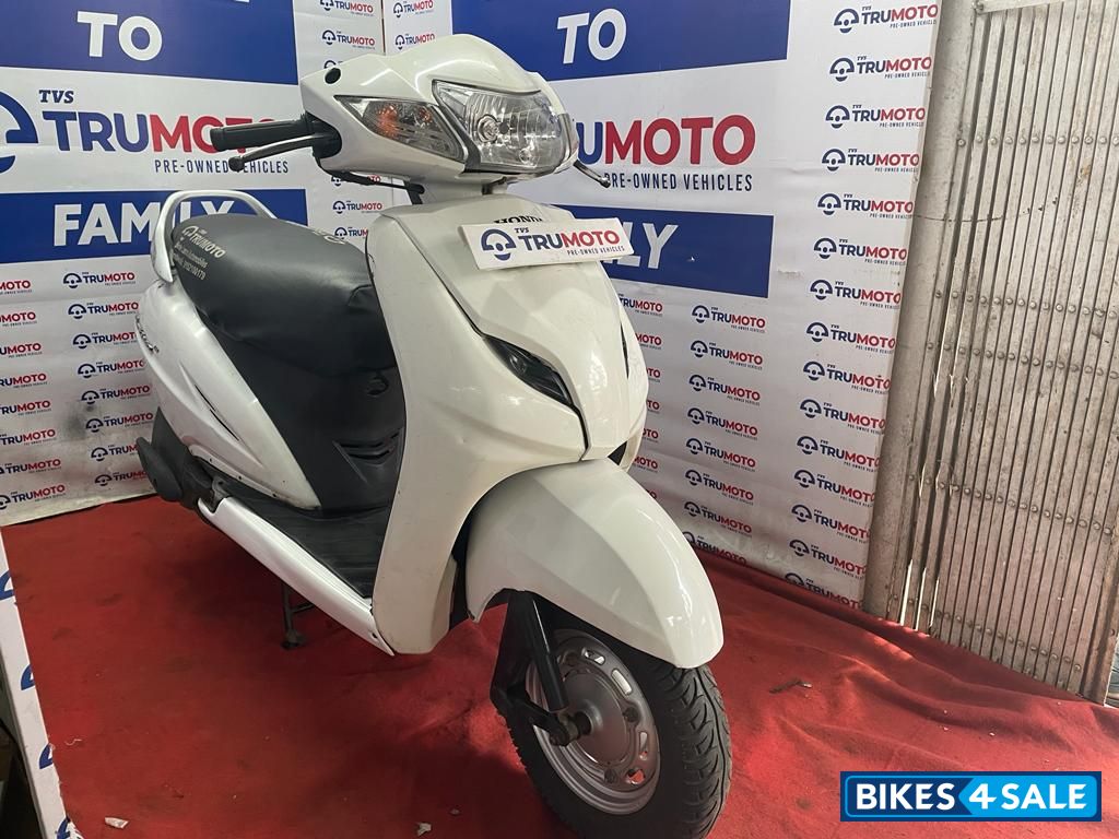 White Honda Activa 3G