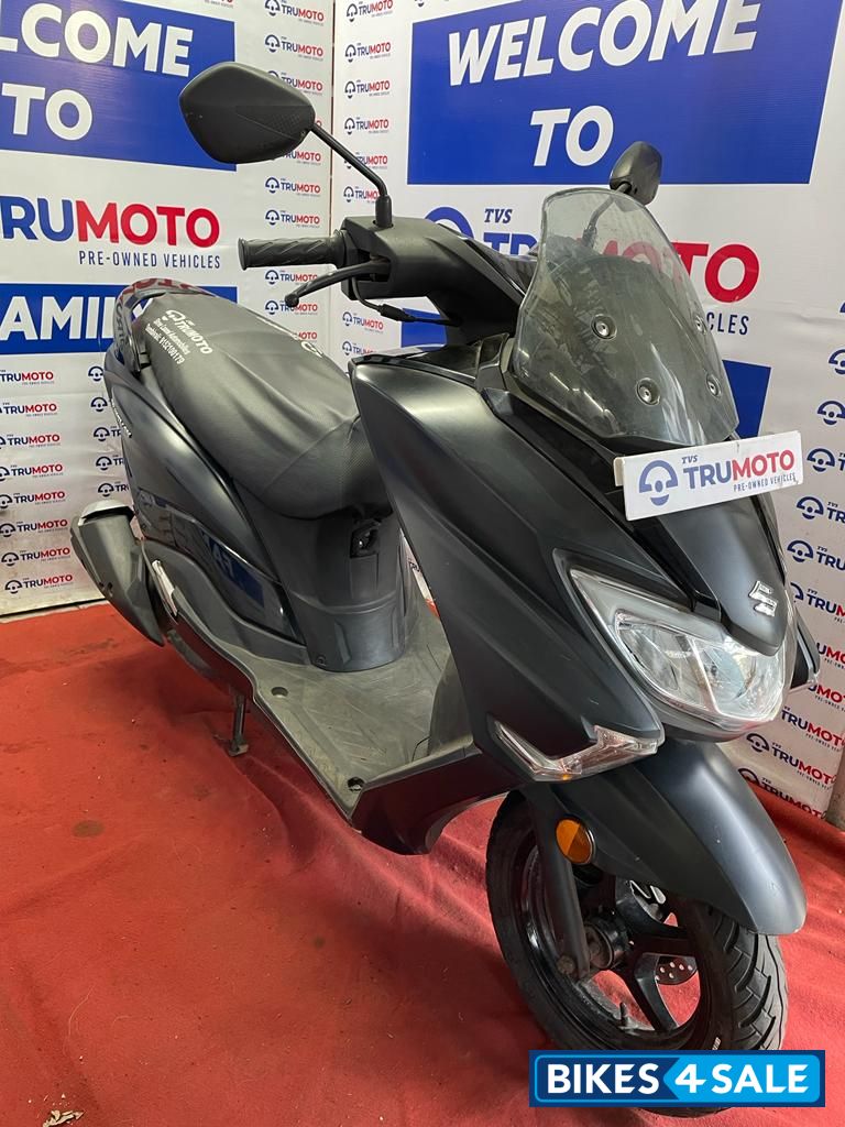 Black Suzuki Burgman Street