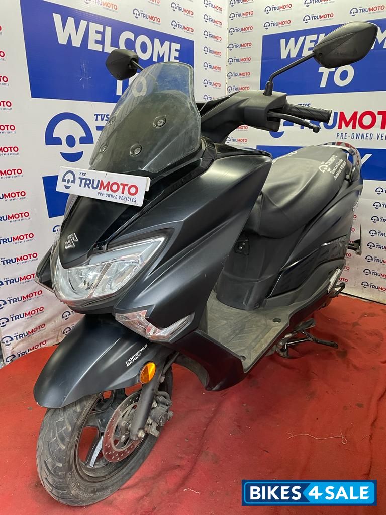 Black Suzuki Burgman Street