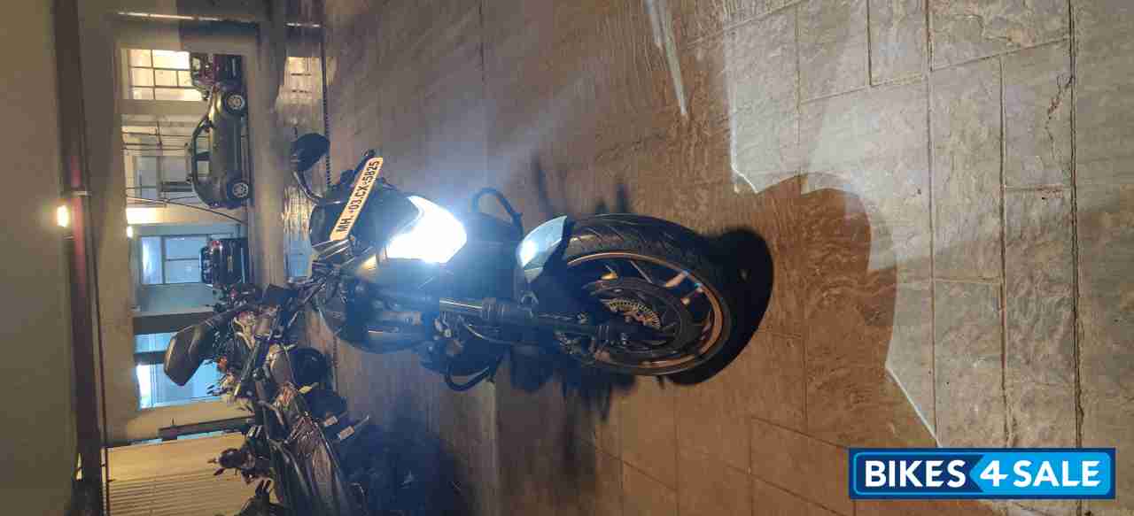Rock Matte Black Bajaj Dominar 400