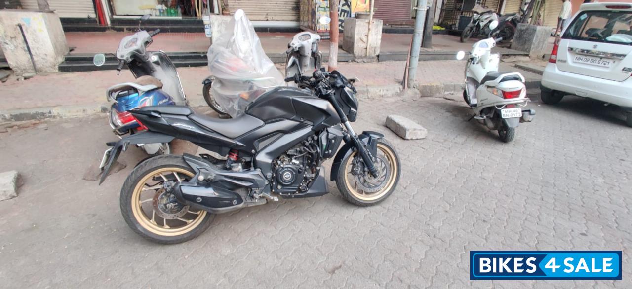 Rock Matte Black Bajaj Dominar 400