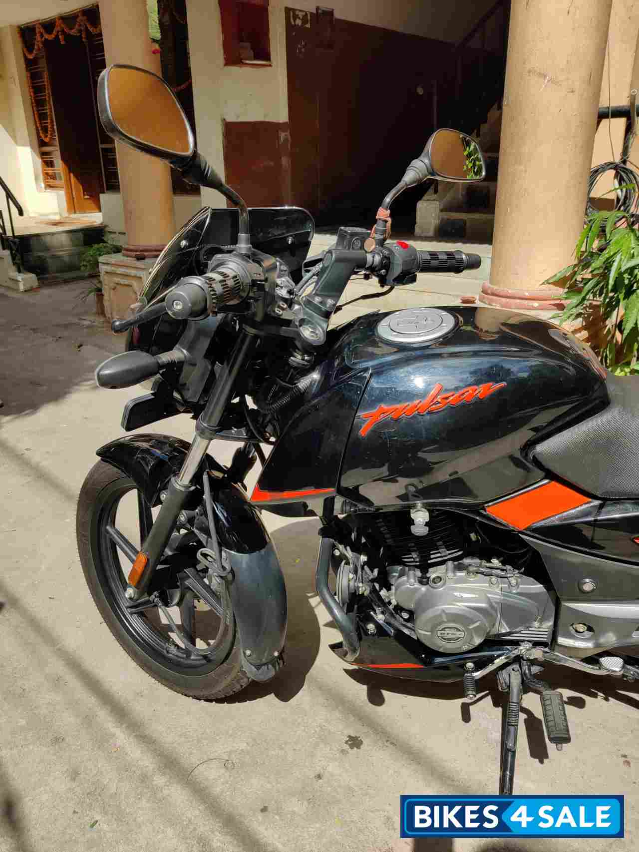 Bajaj Pulsar 125 Split Seat