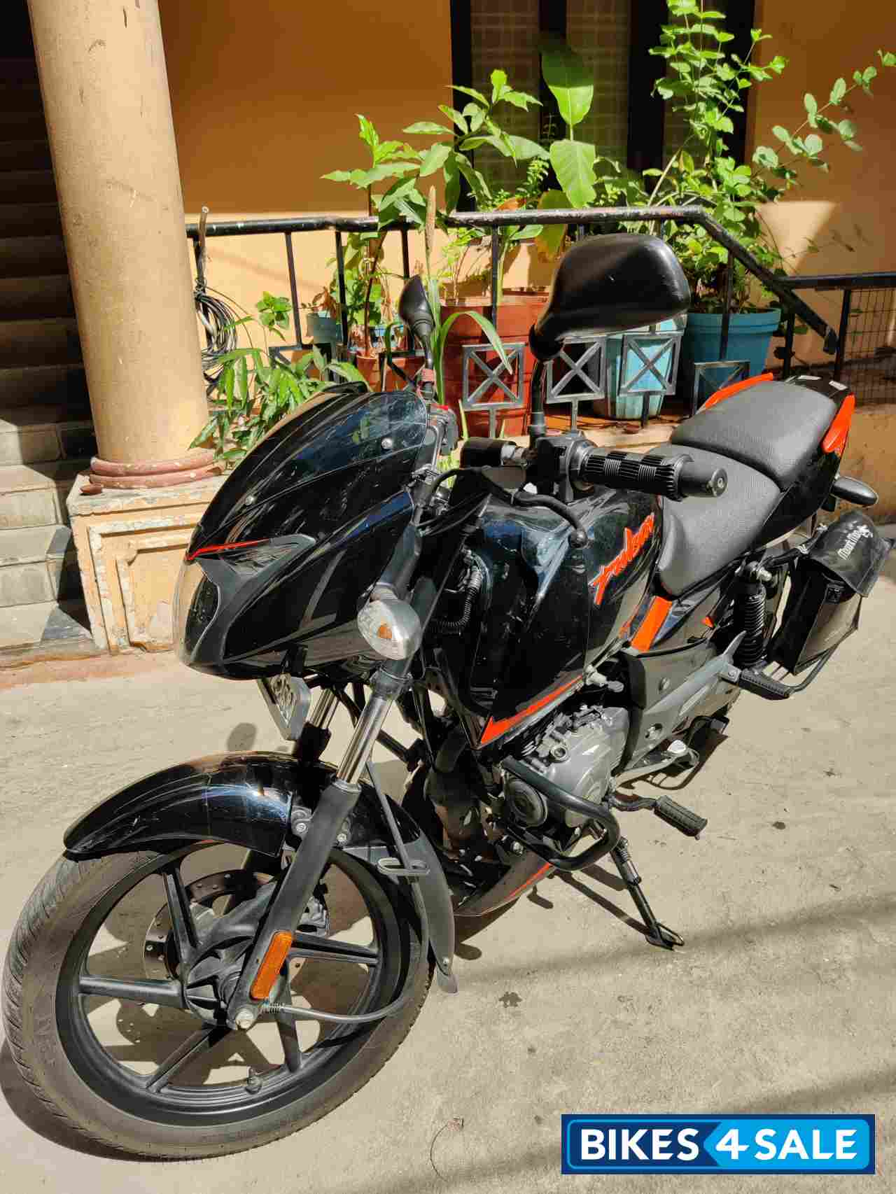 Bajaj Pulsar 125 Split Seat