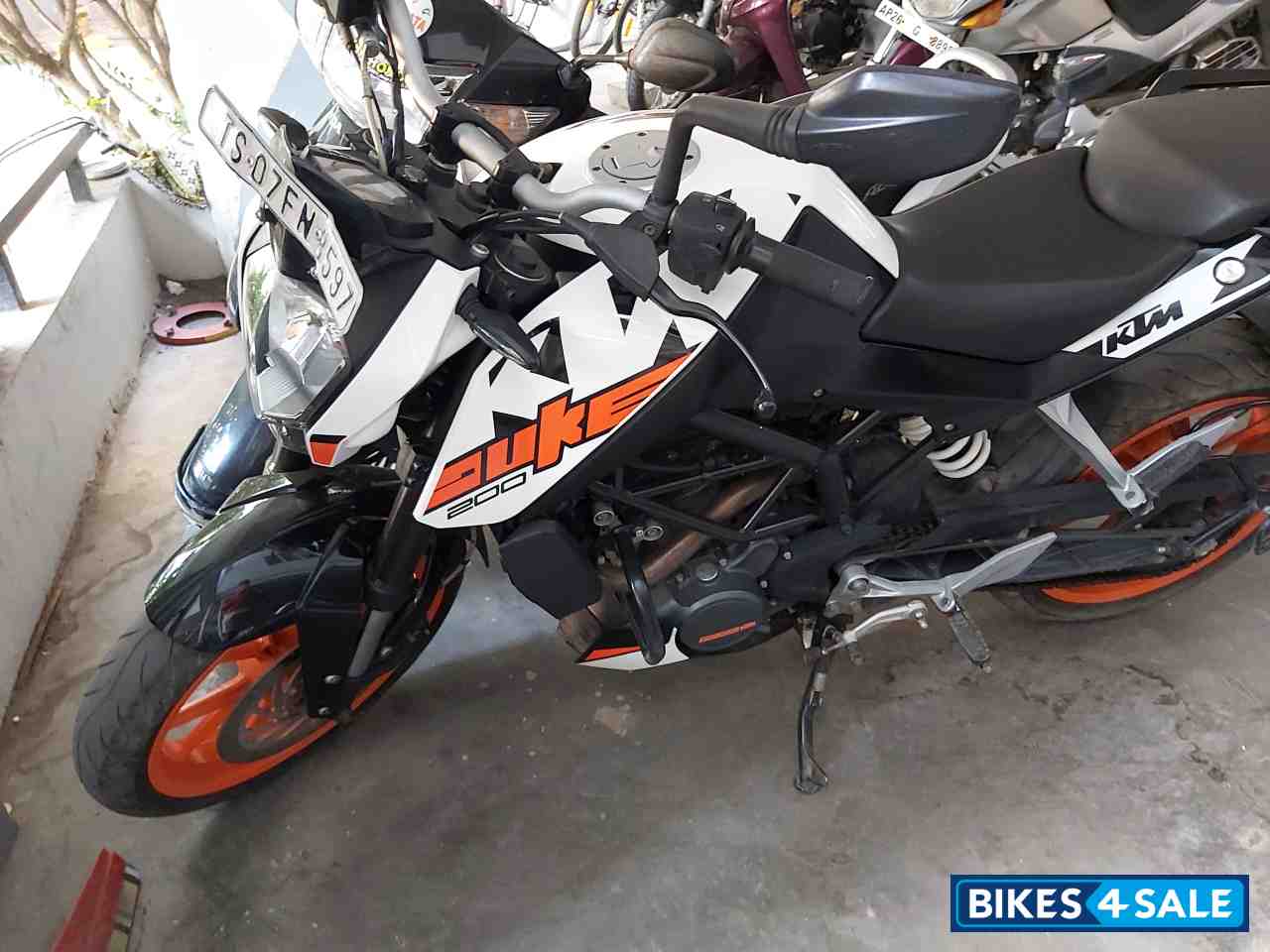 KTM Duke 200