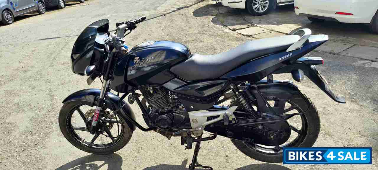 Midnight Black Bajaj Pulsar 150 Midnight Black Bajaj Pulsar 150