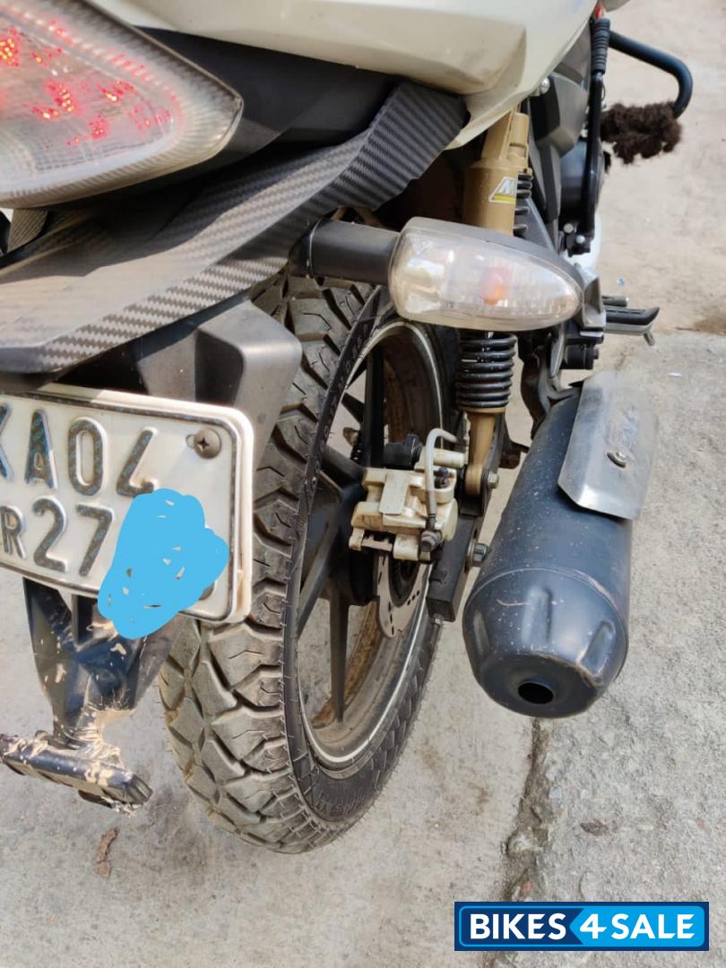 White TVS Apache RTR 180 ABS