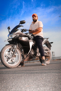 Black Honda CBR 250R