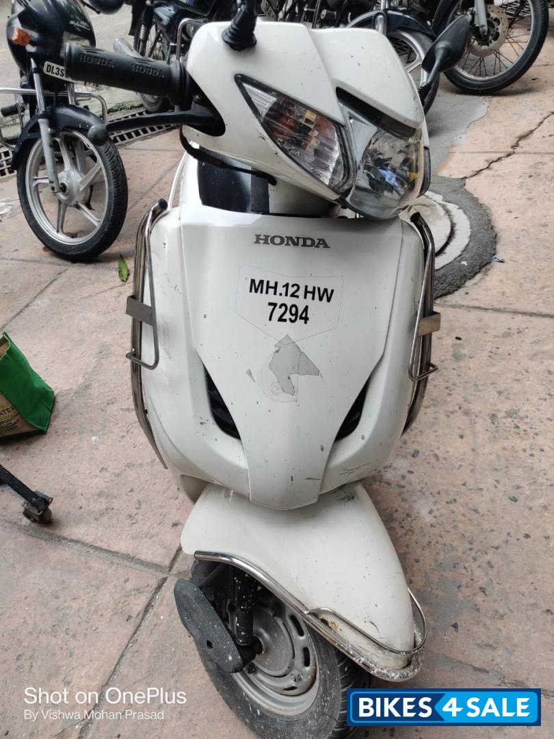 White Honda Activa