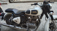 White Royal Enfield Classic 350