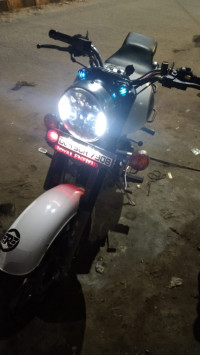 White Royal Enfield Classic 350