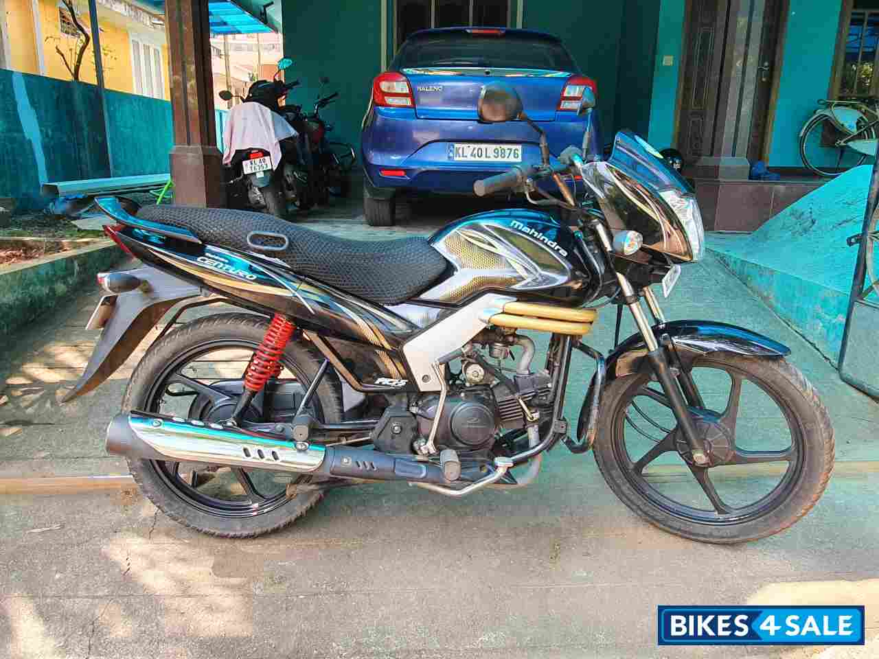 Black Mahindra Centuro