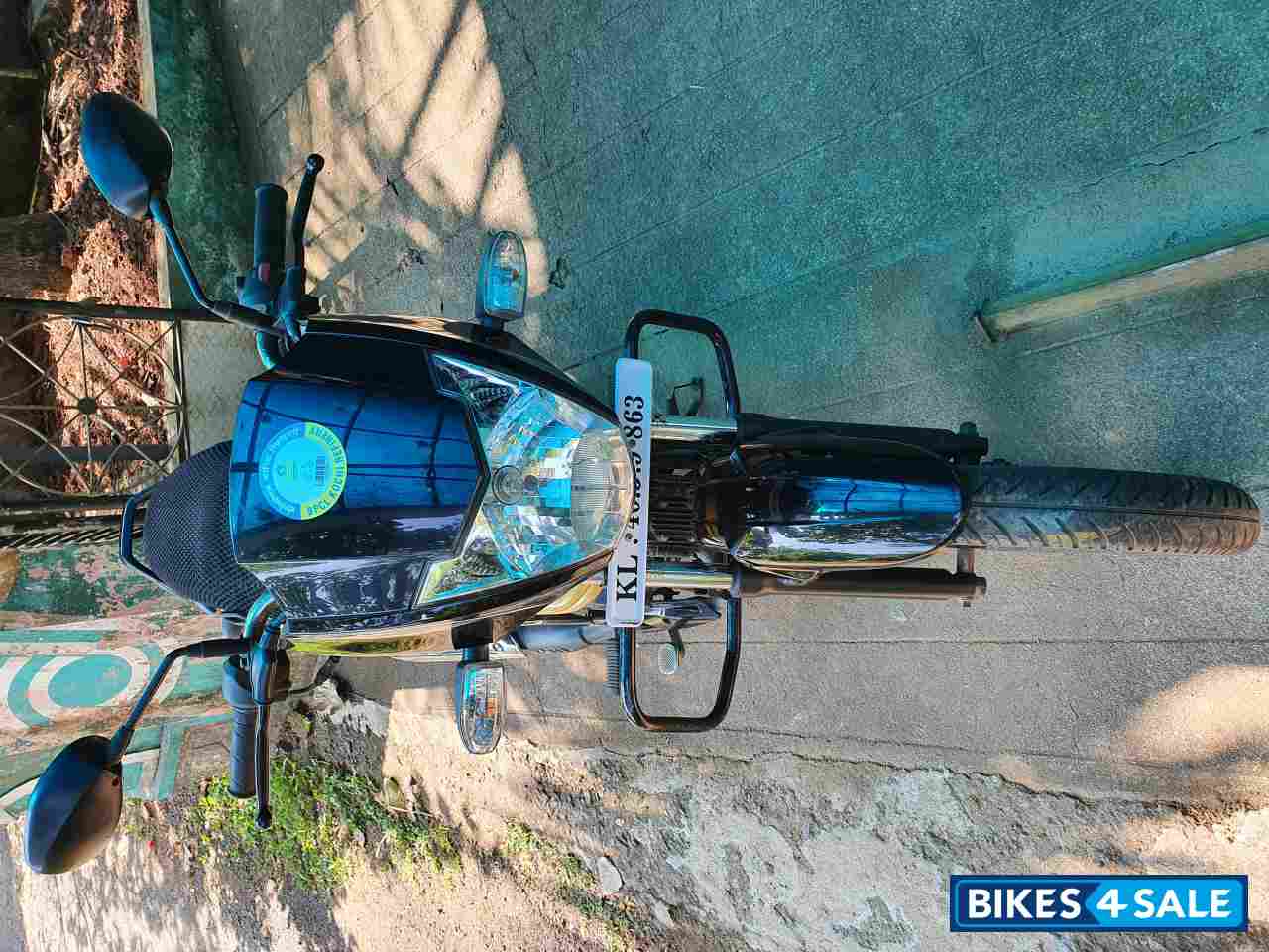 Black Mahindra Centuro