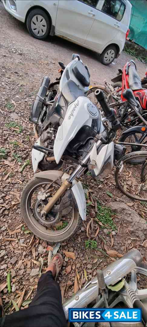 TVS Apache RTR 200 4V