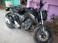 Black Yamaha FZ25