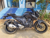 Black Yamaha FZ25