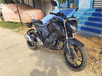 Black Yamaha FZ25