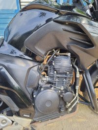 Black Yamaha FZ25