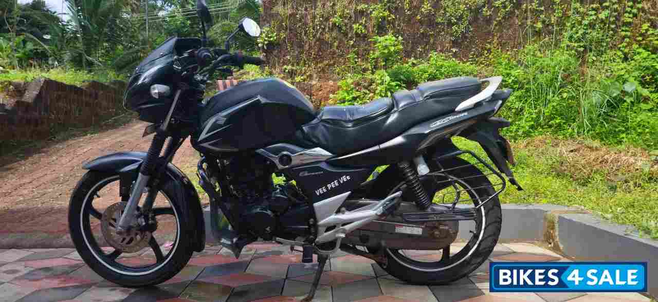 Black Suzuki GS 150R