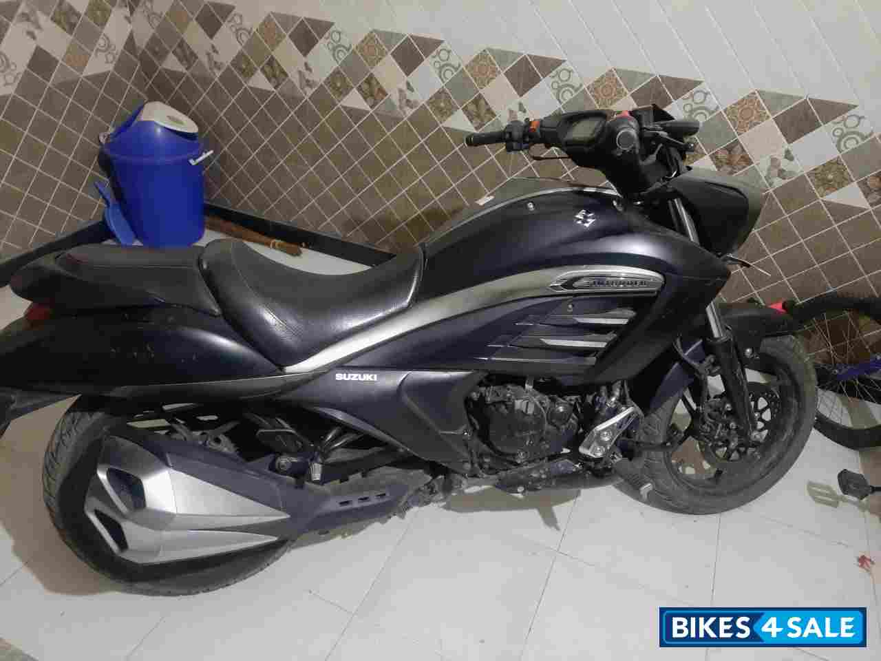 Suzuki Intruder 150
