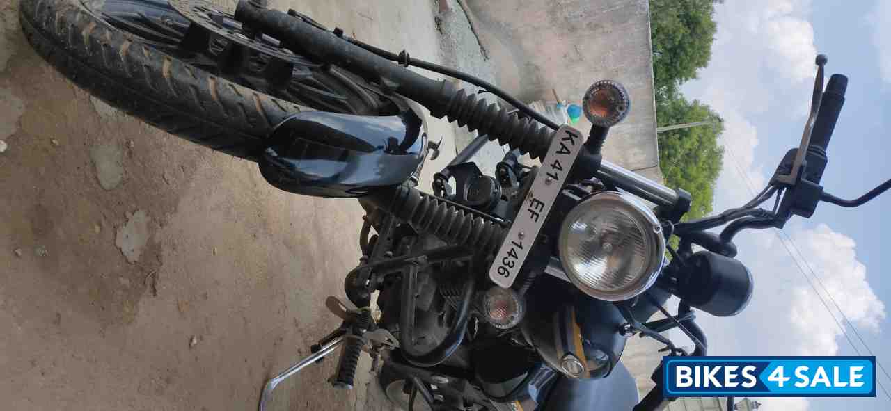 Blue Bajaj Avenger Street 150