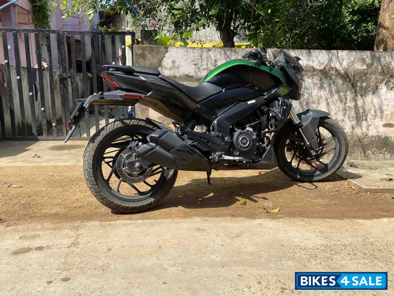 Bajaj Dominar 250