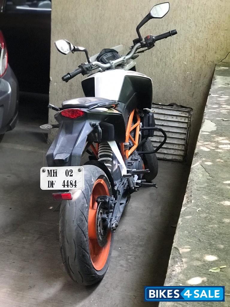 White KTM Duke 390