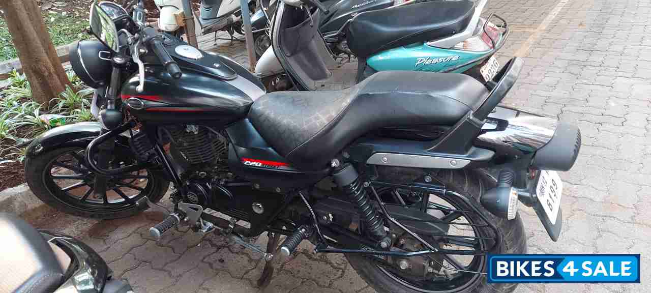 Bajaj Avenger Street 220