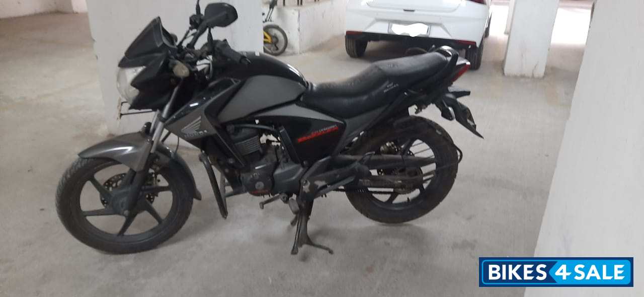 Black & Silver Honda Unicorn Dazzler