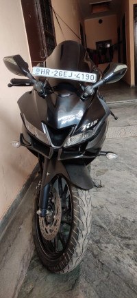 Mat Black Yamaha YZF R15 V3