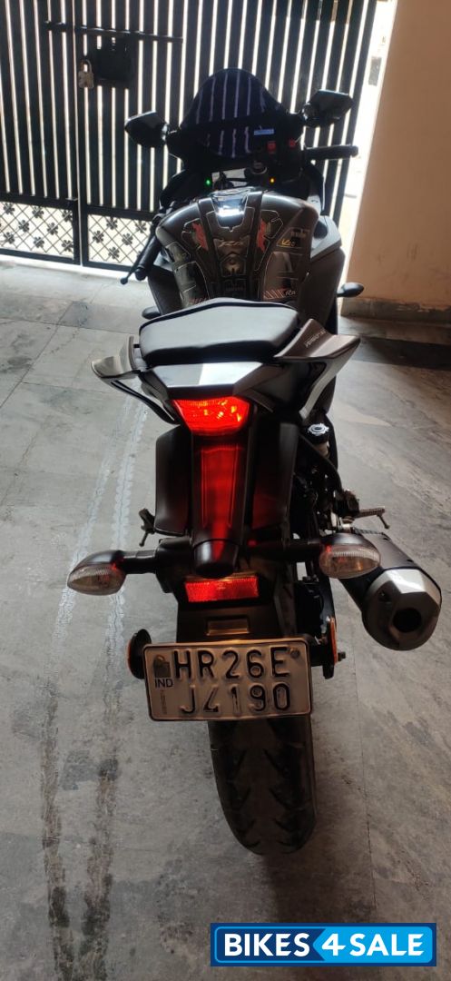 Mat Black Yamaha YZF R15 V3