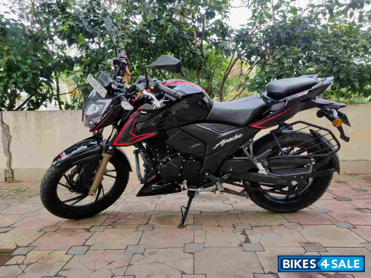 Black TVS Apache RTR 200 4V ABS