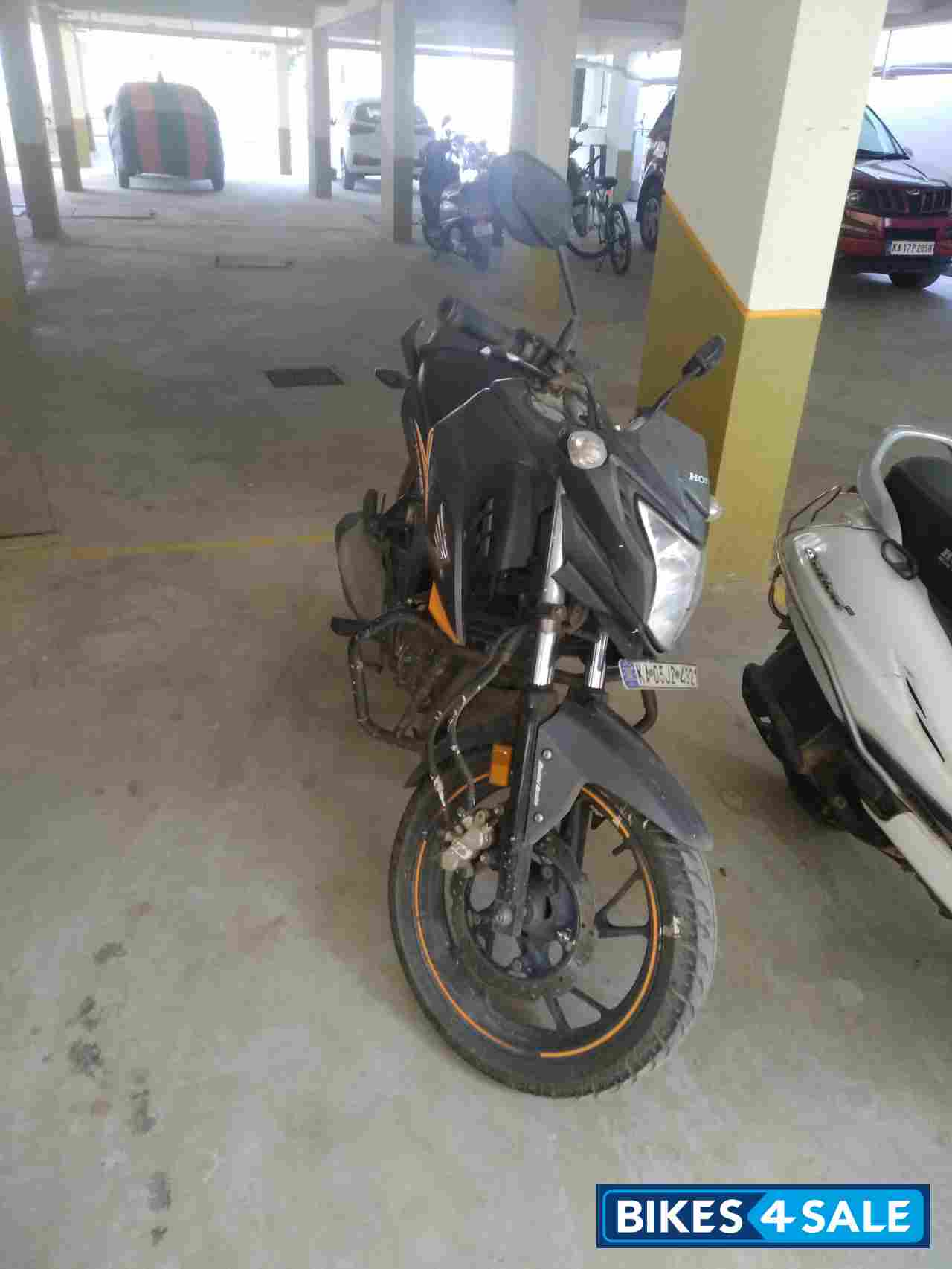 Honda CB Hornet 160R